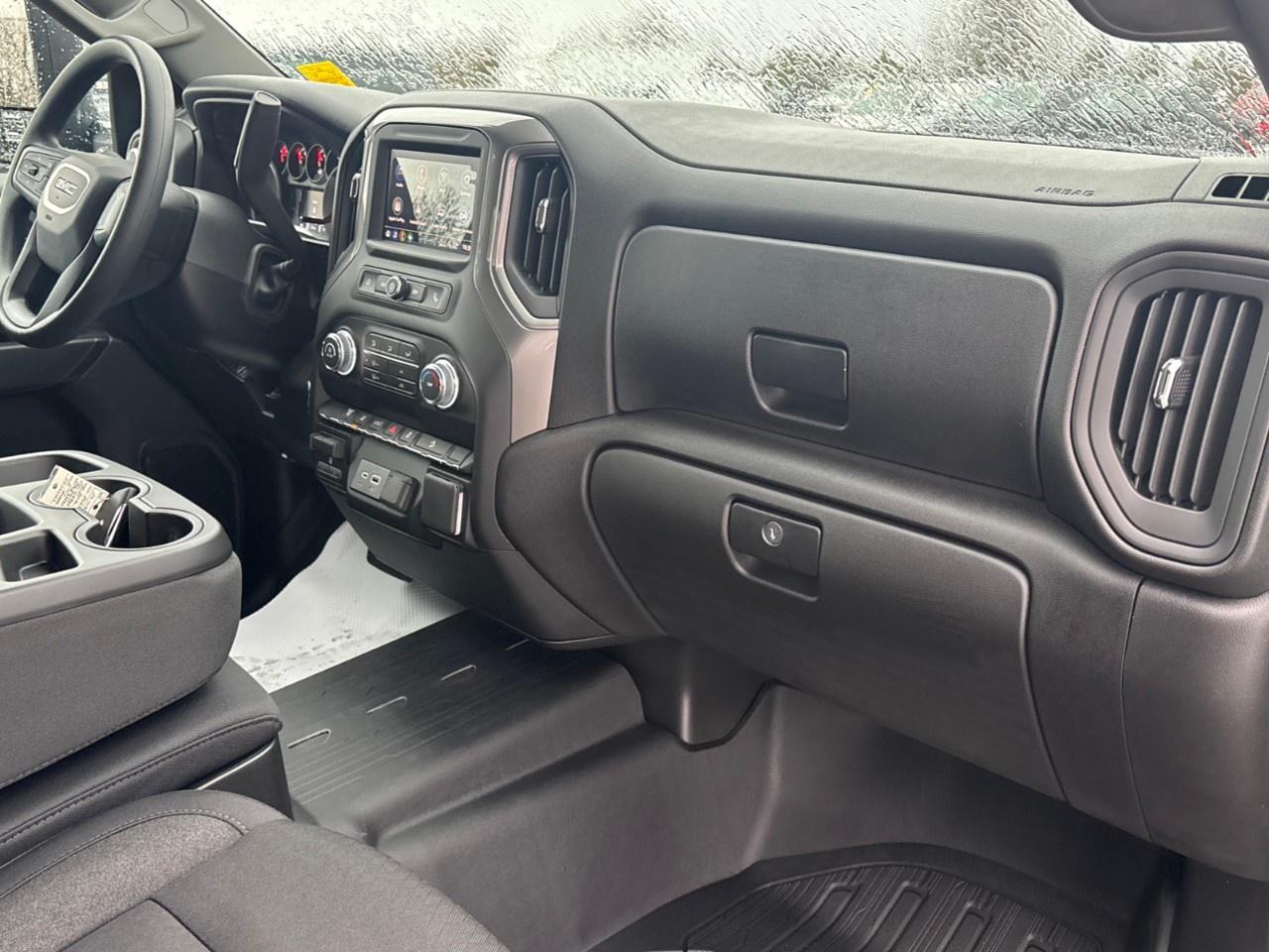 2026 GMC SIERRA 2500HD Crew Cab Standard Box 4-Wheel Drive Pro Photo