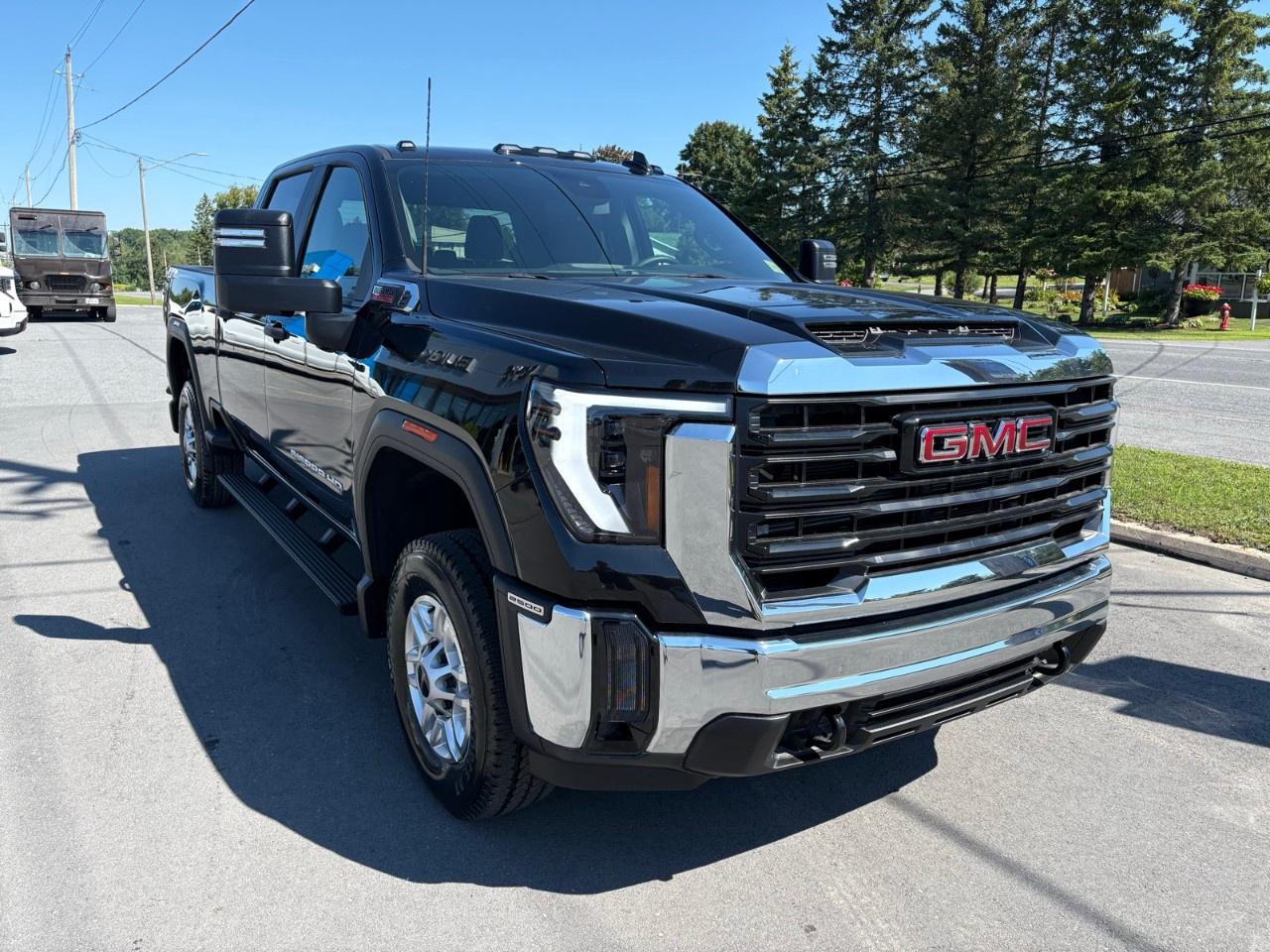 2026 GMC SIERRA 2500HD Crew Cab Standard Box 4-Wheel Drive Pro Photo