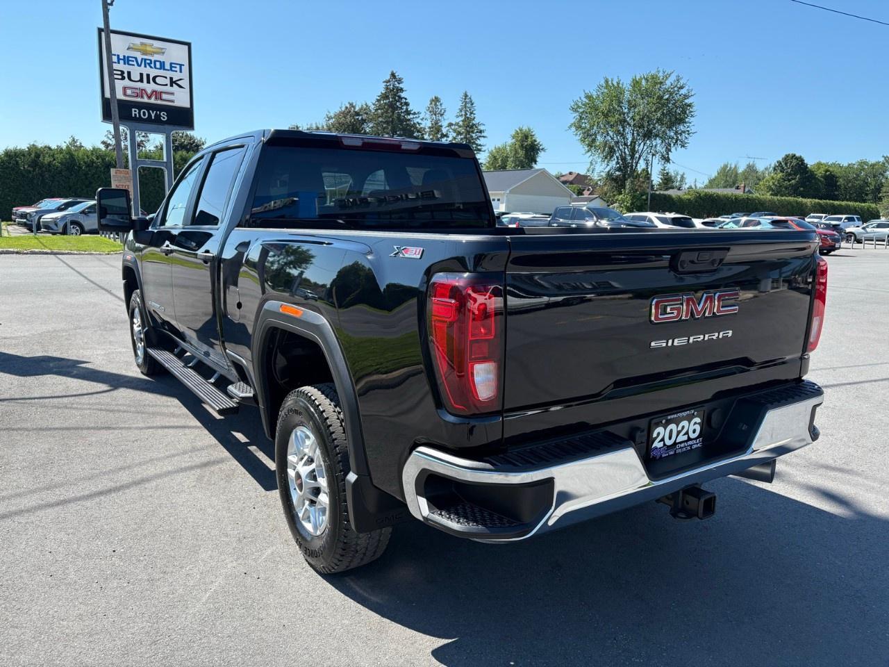 2026 GMC SIERRA 2500HD Crew Cab Standard Box 4-Wheel Drive Pro Photo