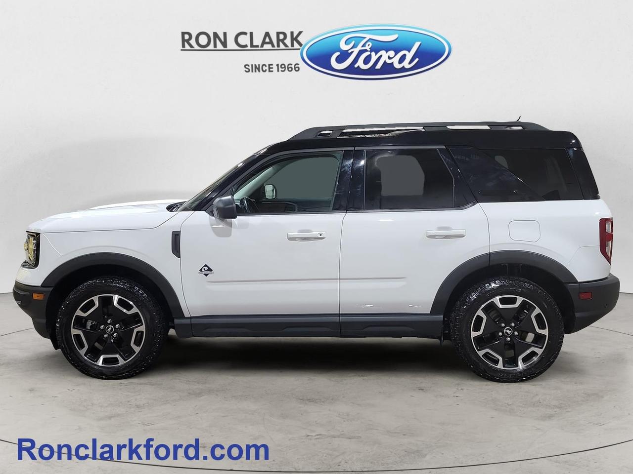 2022 Ford Bronco Sport Outer Banks 4dr 4x4 Photo3
