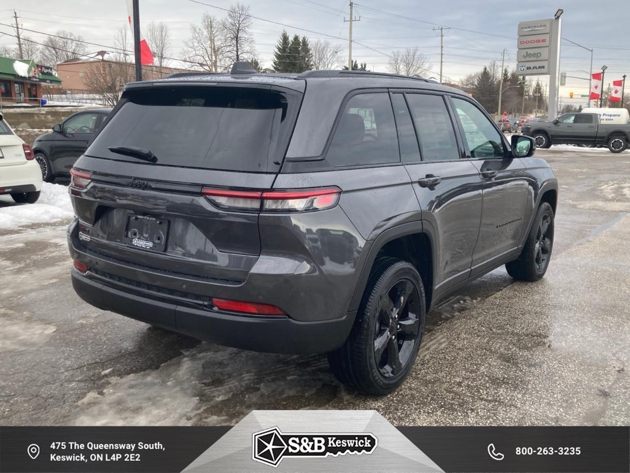 2025 Jeep Grand Cherokee Laredo 4dr 4x4 Photo