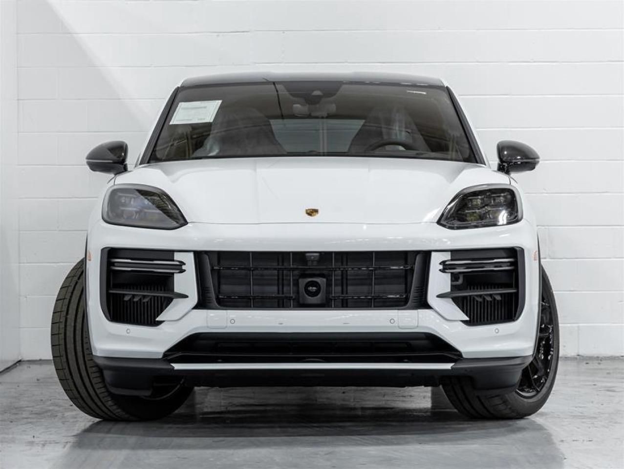 2025 Porsche Cayenne  Photo3