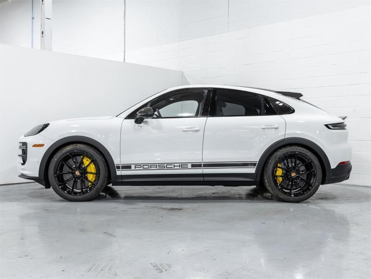 2025 Porsche Cayenne  Photo