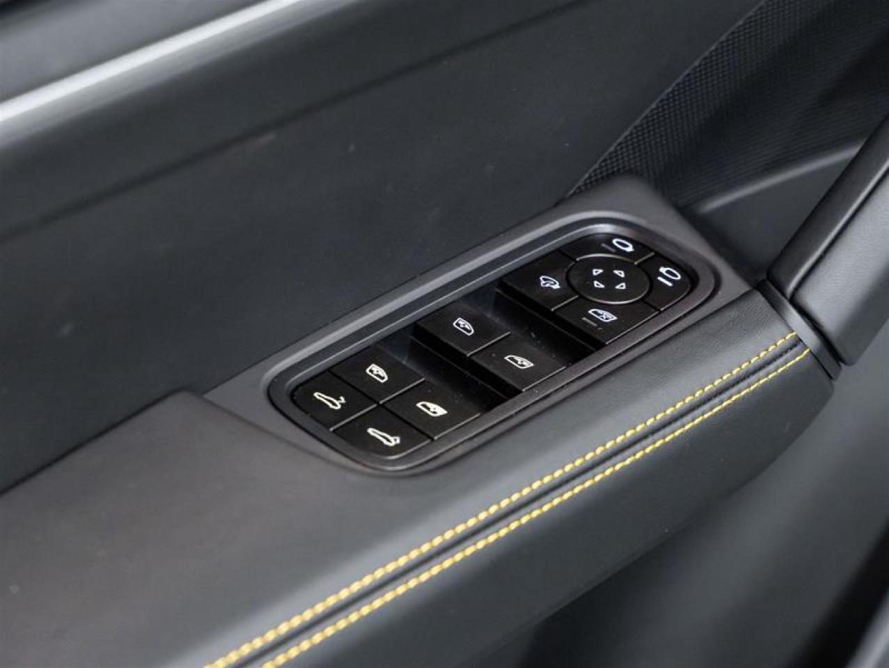 2025 Porsche Cayenne  Photo