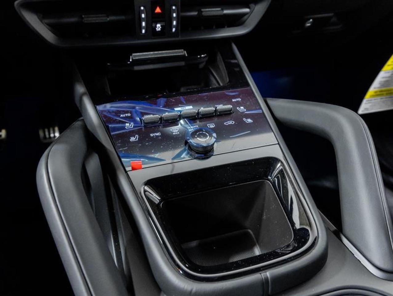 2025 Porsche Cayenne  Photo