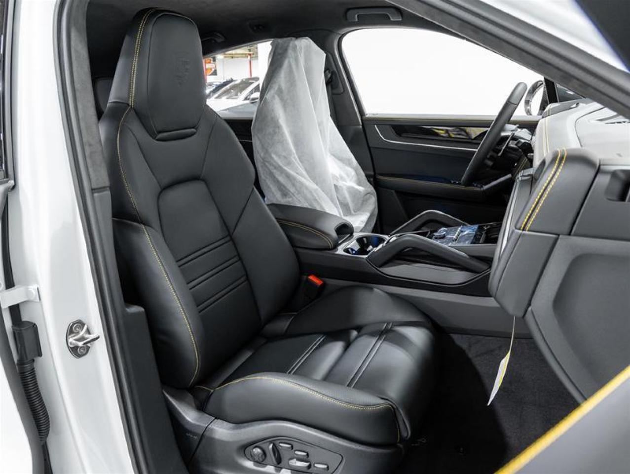 2025 Porsche Cayenne  Photo