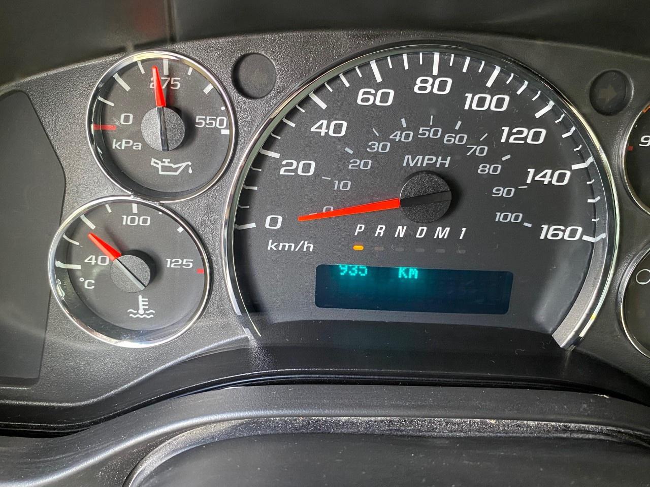 2015 GMC Savana Commercial Cutaway 177" Wheelbase Photo