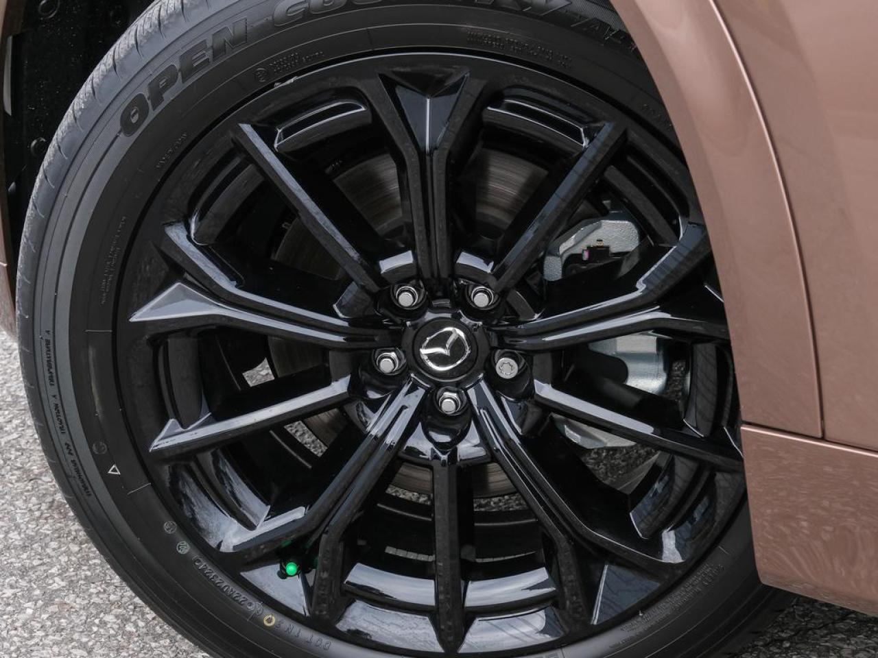 2025 Mazda CX-70 MHEV GT-P 4dr i-ACTIV All-Wheel Drive Sport Utility Photo