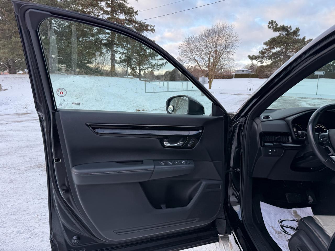 2024 Honda CR-V Hybrid Touring 4dr All-Wheel Drive Photo