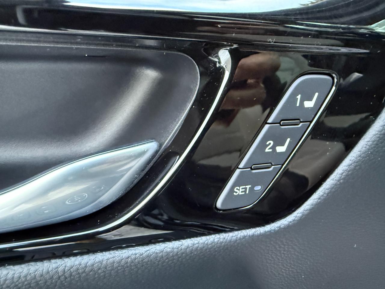 2024 Honda CR-V Hybrid Touring 4dr All-Wheel Drive Photo