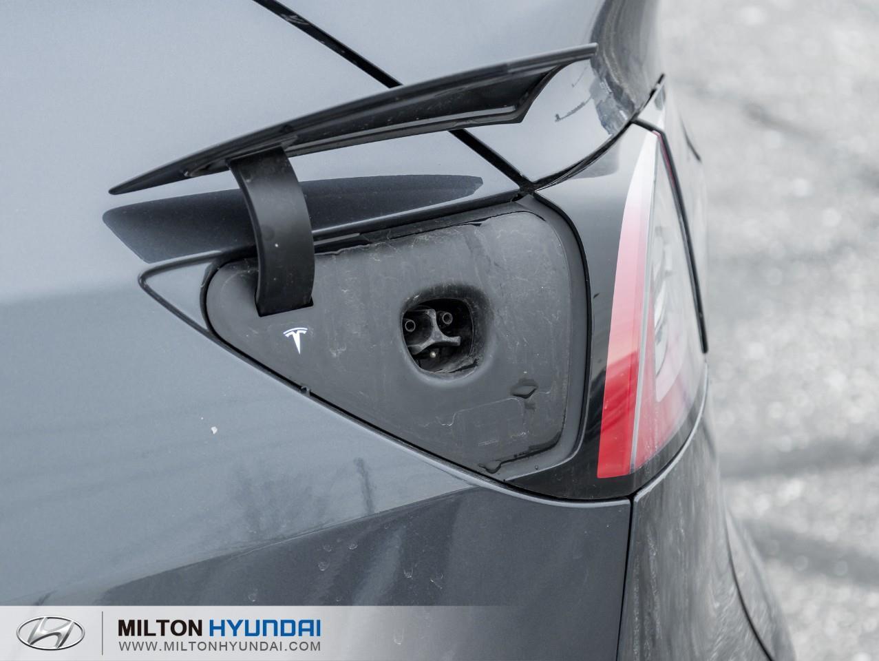 2022 Tesla Model Y Long Range 4dr All-Wheel Drive Sport Utility Photo