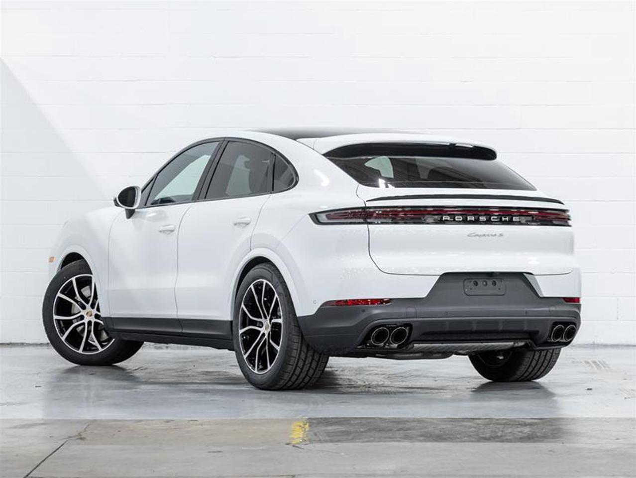 2026 Porsche Cayenne  Photo4