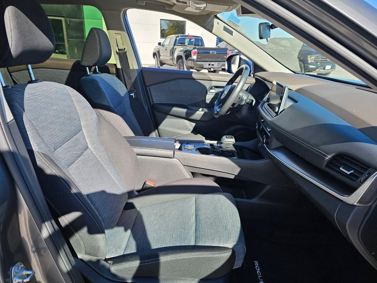 2023 Nissan Rogue SV Moonroof 4dr All-Wheel Drive Sport Utility Photo