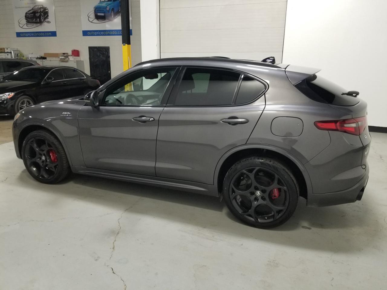 2022 Alfa Romeo Stelvio Ti 4dr All-Wheel Drive Photo3