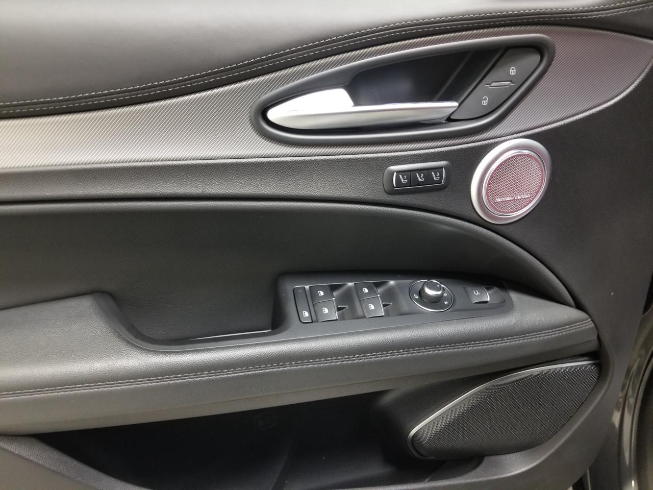 2022 Alfa Romeo Stelvio Ti 4dr All-Wheel Drive Photo