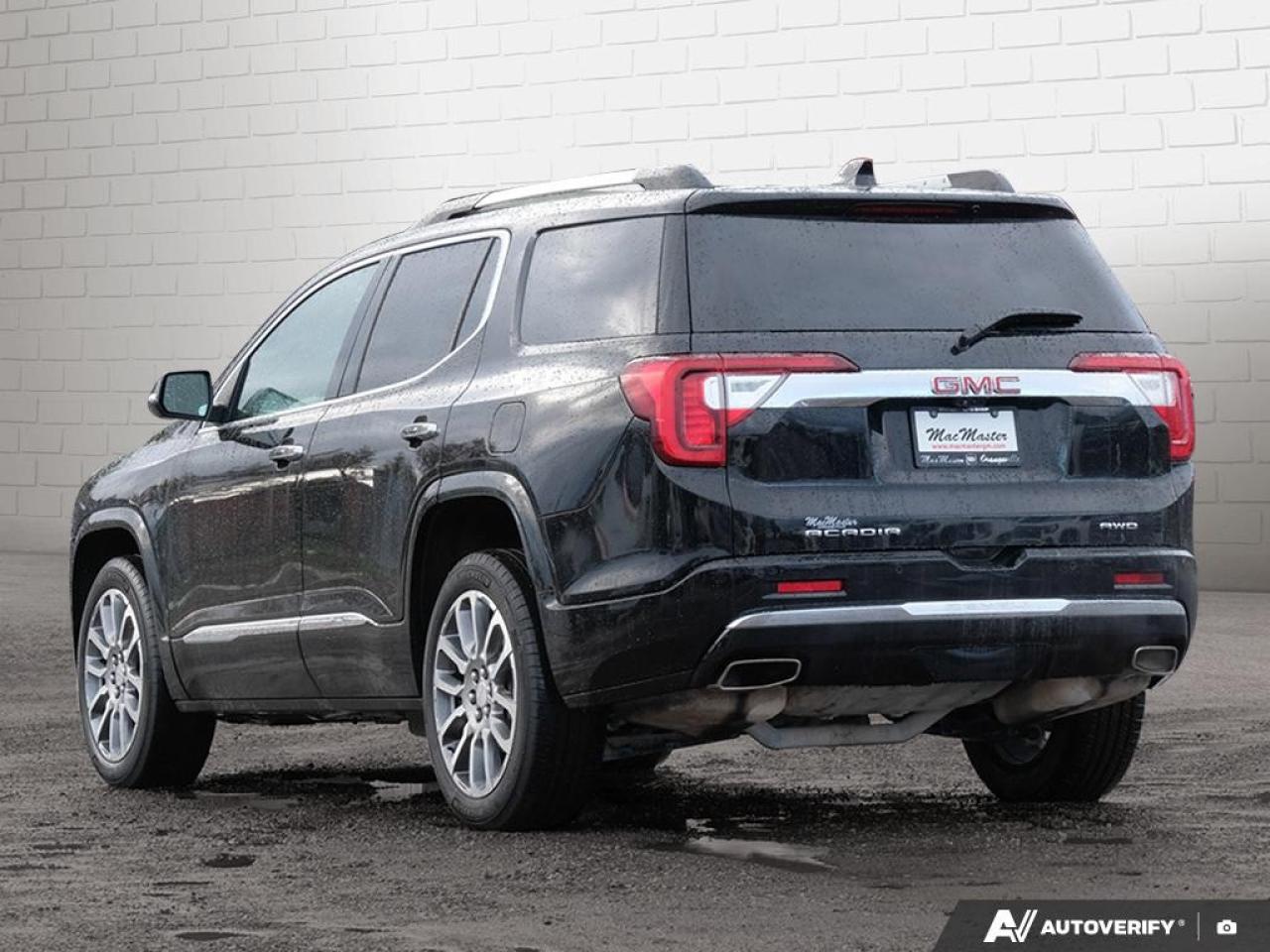 2023 GMC Acadia AWD DENALI Photo2