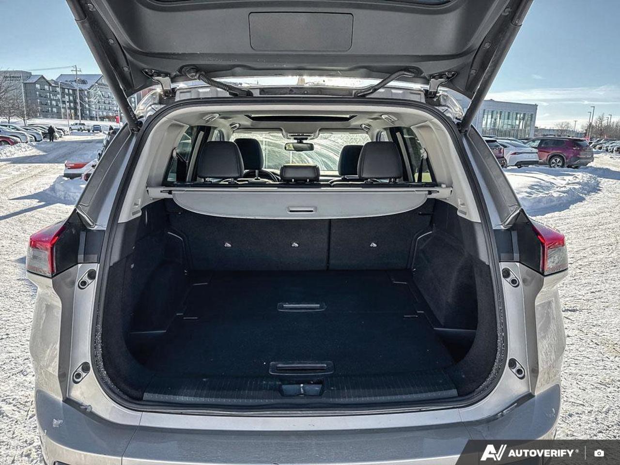 2024 Nissan Rogue SL   Navigation   Moonroof   Leather Seats Photo