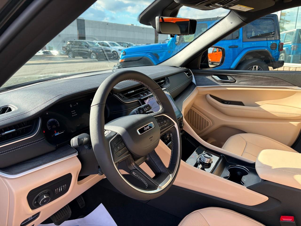 2025 Jeep Grand Cherokee Limited 4dr 4x4 Photo