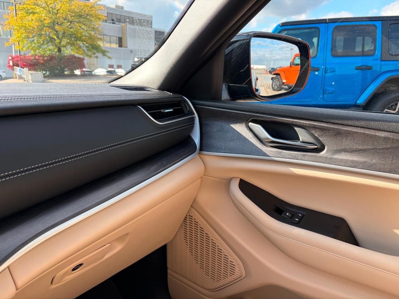 2025 Jeep Grand Cherokee Limited 4dr 4x4 Photo