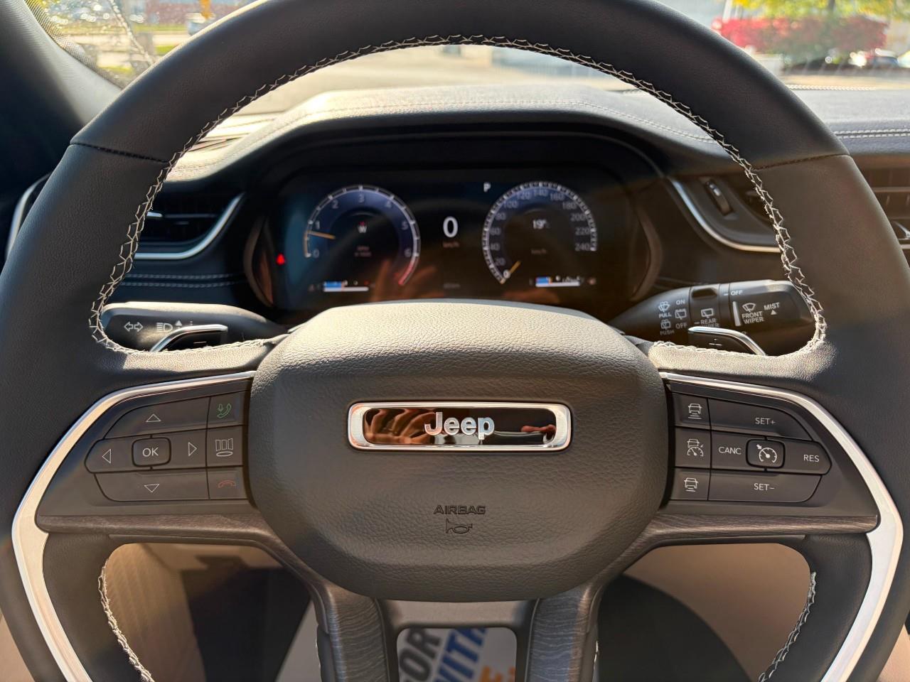 2025 Jeep Grand Cherokee Limited 4dr 4x4 Photo