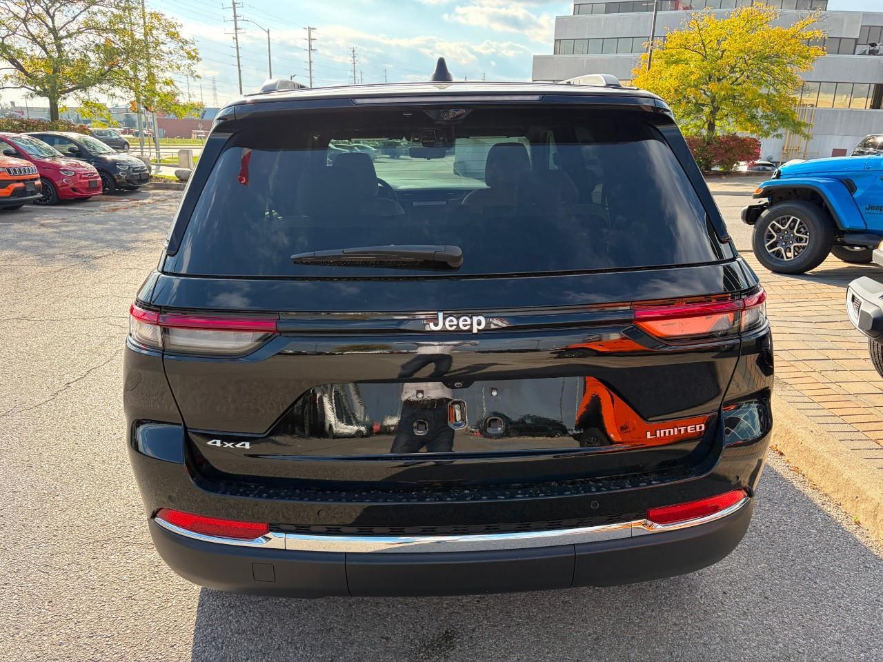 2025 Jeep Grand Cherokee Limited 4dr 4x4 Photo3