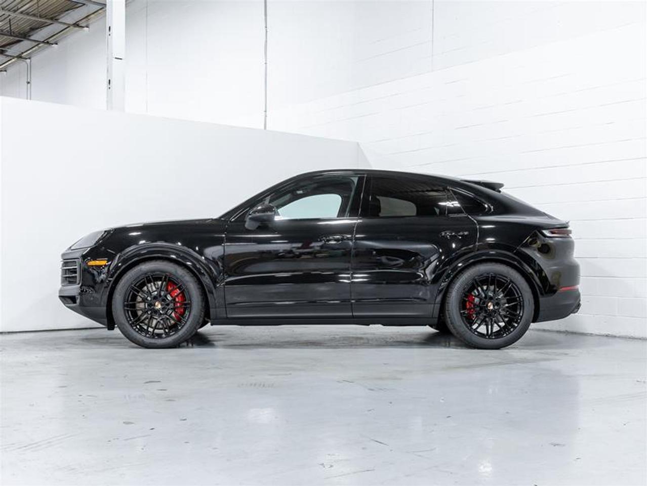2026 Porsche Cayenne  Photo2