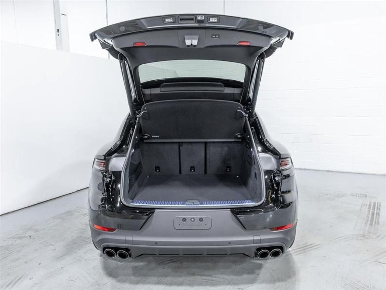 2026 Porsche Cayenne  Photo