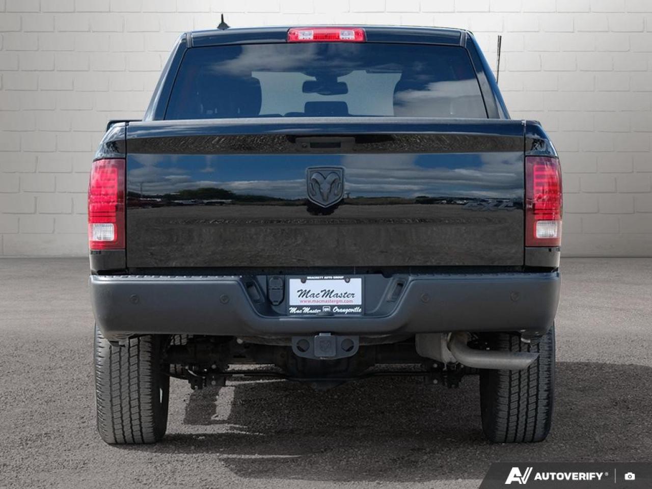 2023 RAM 1500 Classic WARLOCK 4X4 CREW CAB 5'7" BOX Photo