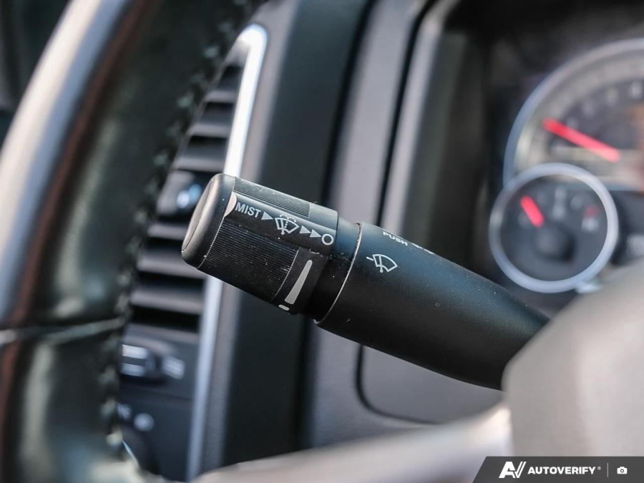 2023 RAM 1500 Classic WARLOCK 4X4 CREW CAB 5'7" BOX Photo