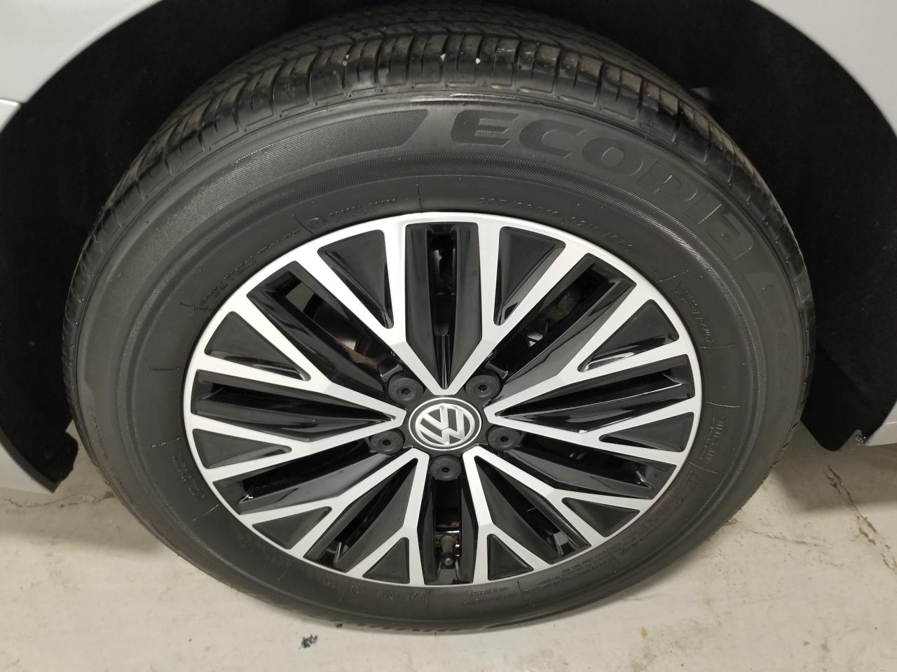 2021 Volkswagen Jetta Highline (A8) 4dr Sedan Photo