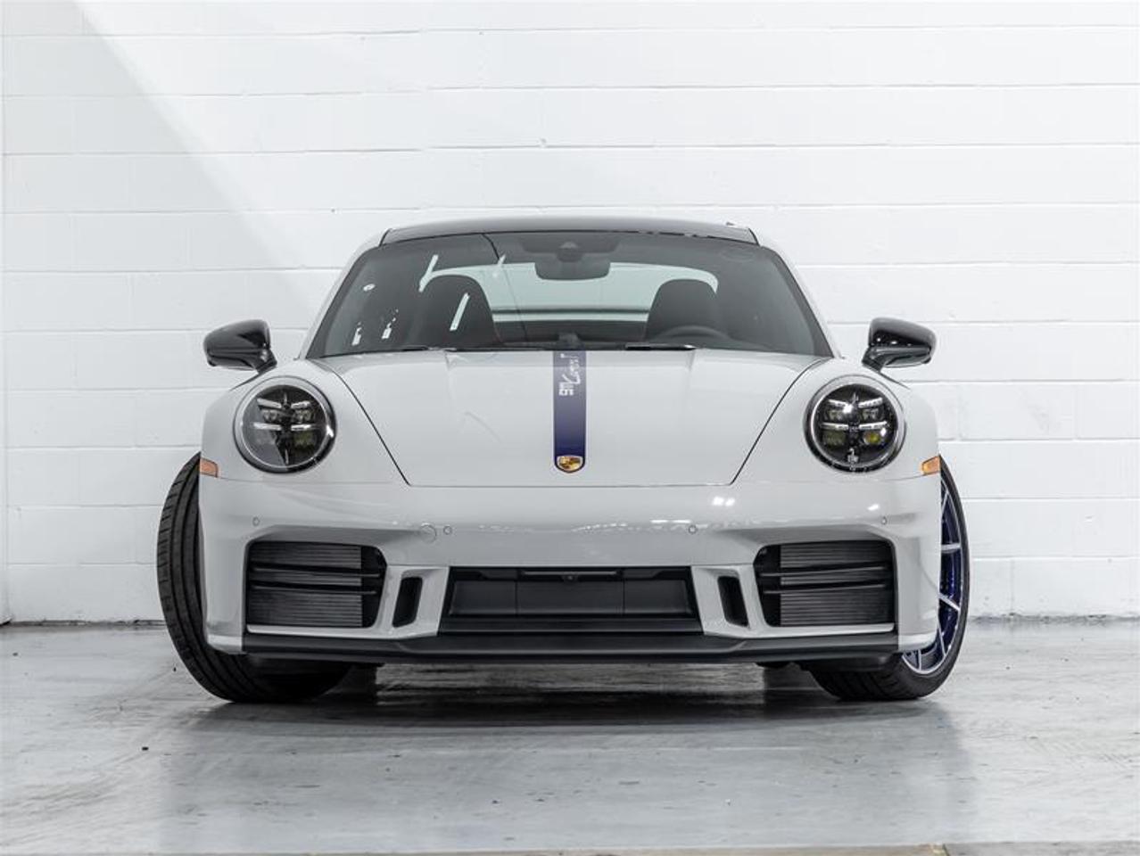 2026 Porsche 911  Photo3