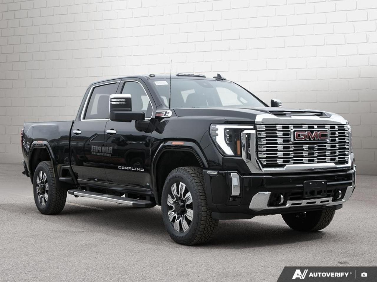 2025 GMC SIERRA 2500HD 4WD Crew Cab Standard Box Denali Photo