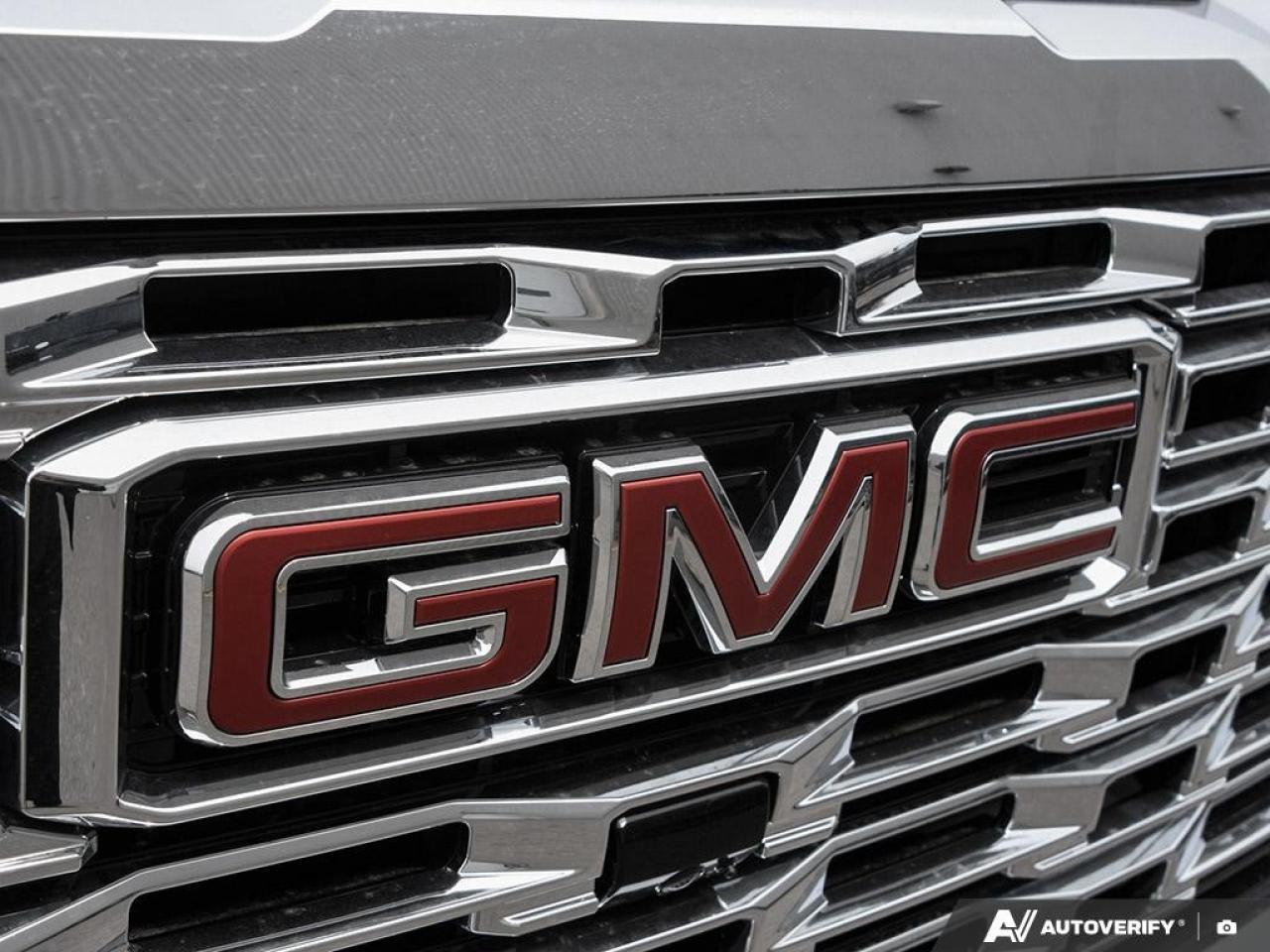 2025 GMC SIERRA 2500HD 4WD Crew Cab Standard Box Denali Photo