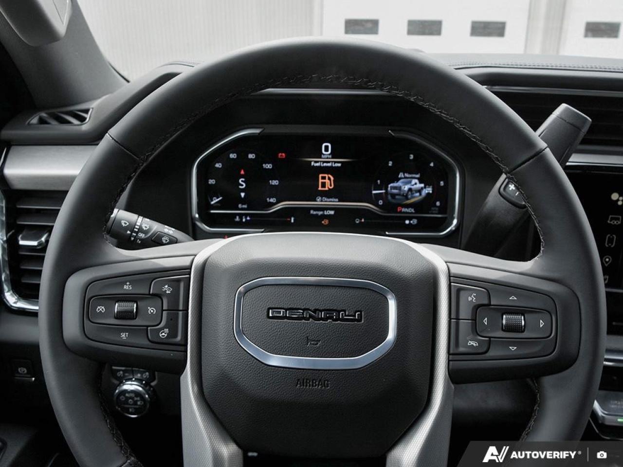 2025 GMC SIERRA 2500HD 4WD Crew Cab Standard Box Denali Photo