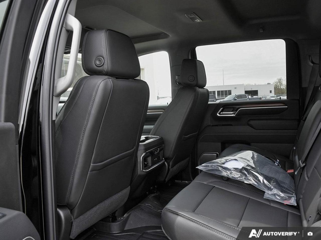 2025 GMC SIERRA 2500HD 4WD Crew Cab Standard Box Denali Photo