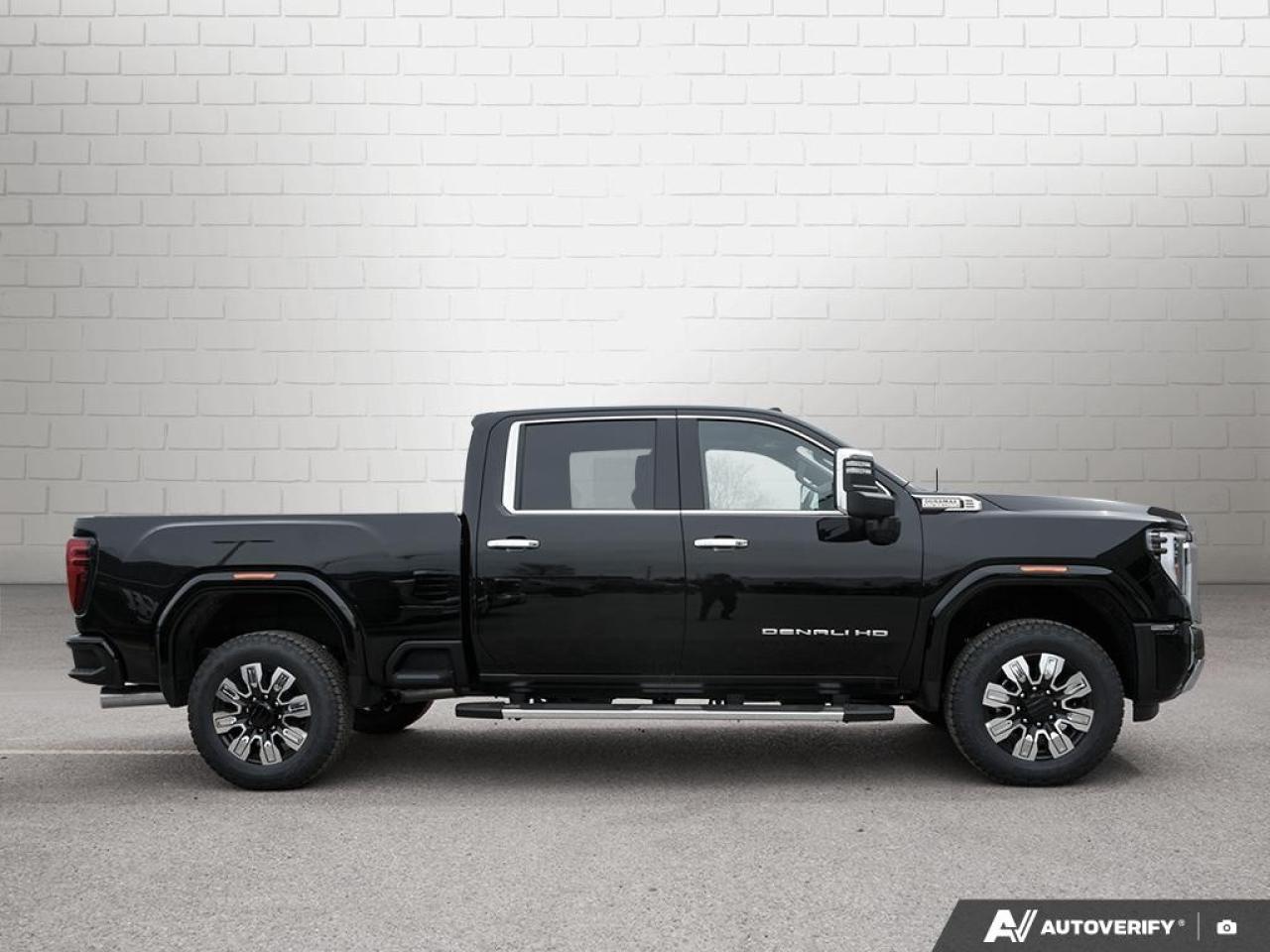 2025 GMC SIERRA 2500HD 4WD Crew Cab Standard Box Denali Photo