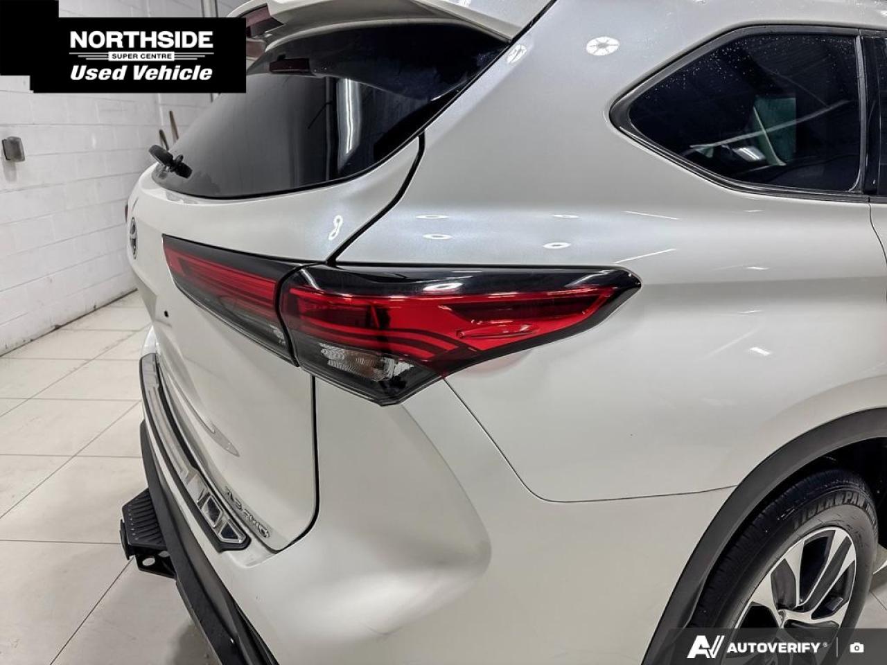 2020 Toyota Highlander XLE 4dr All-wheel Drive Photo