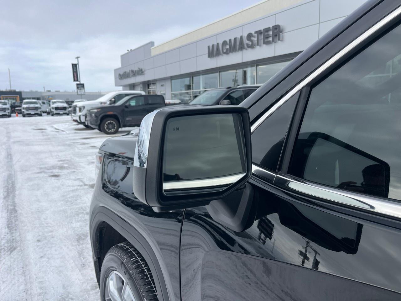 2025 GMC Sierra 1500 Crew Cab Short Box 4-Wheel Drive Denali Photo3