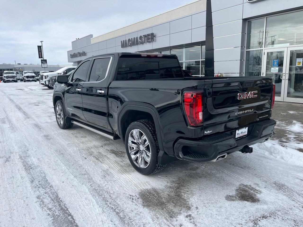 2025 GMC Sierra 1500 Crew Cab Short Box 4-Wheel Drive Denali Photo4