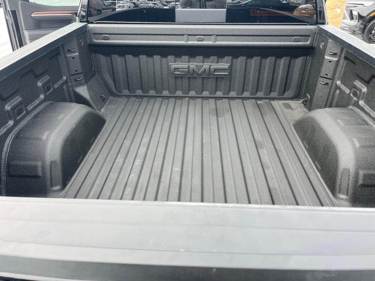 2025 GMC Sierra 1500 Crew Cab Short Box 4-Wheel Drive Denali Photo