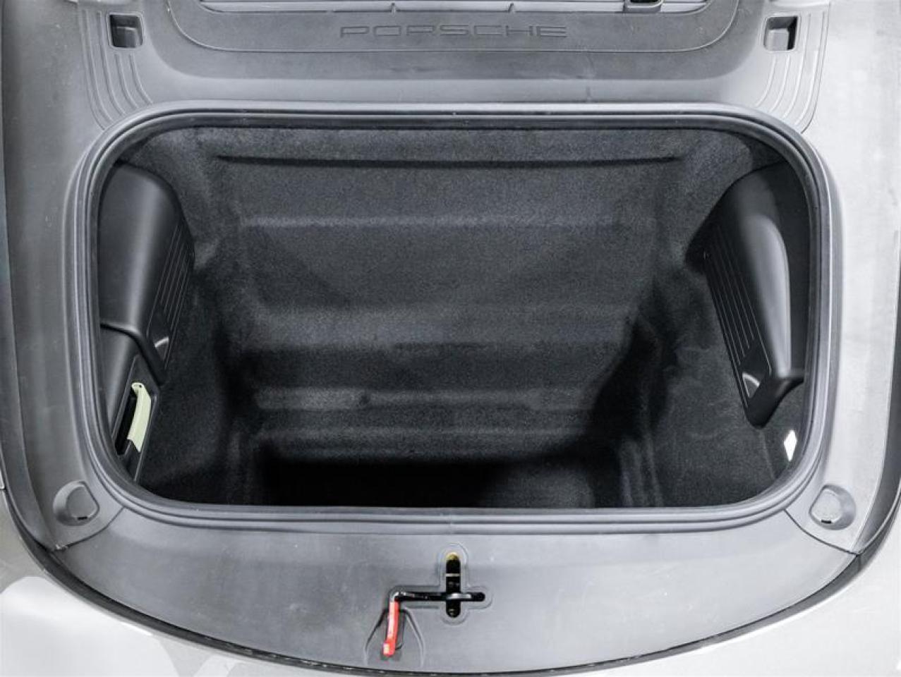 2025 Porsche 718 Cayman  Photo