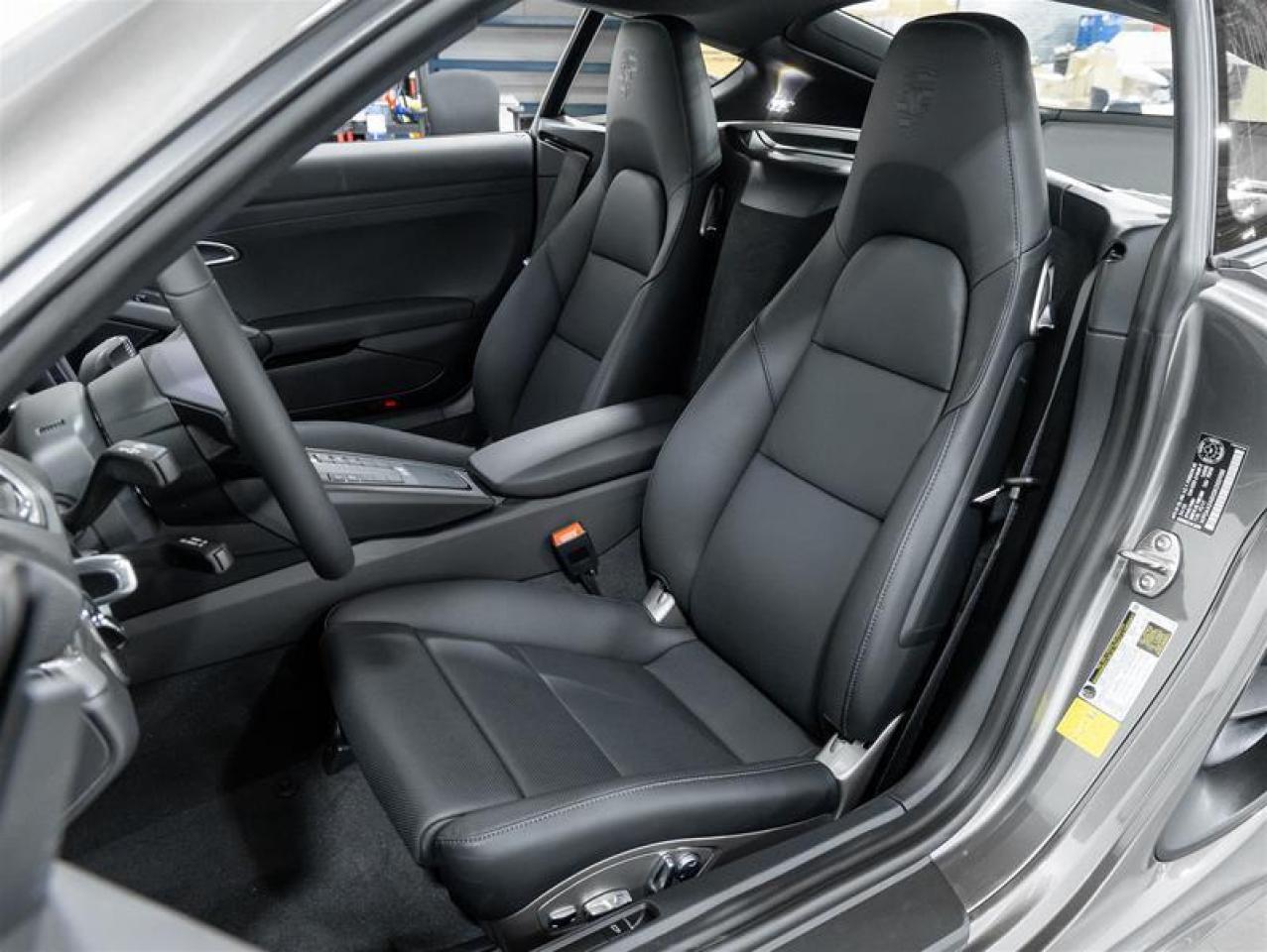 2025 Porsche 718 Cayman  Photo