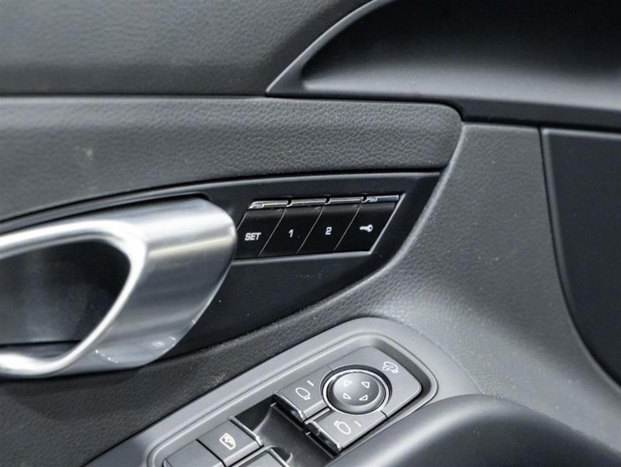 2025 Porsche 718 Cayman  Photo