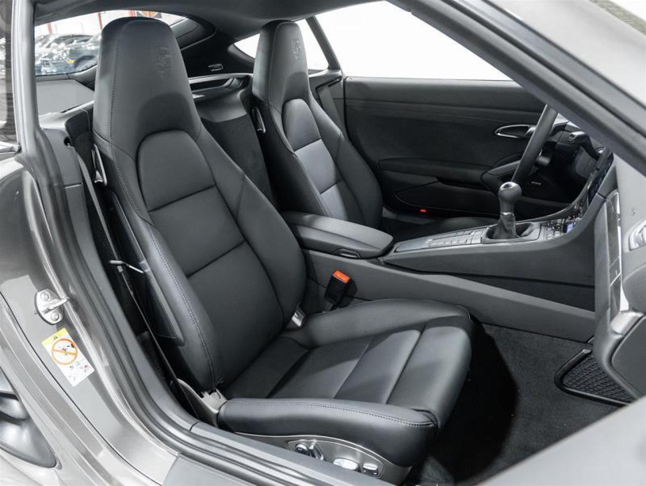 2025 Porsche 718 Cayman  Photo