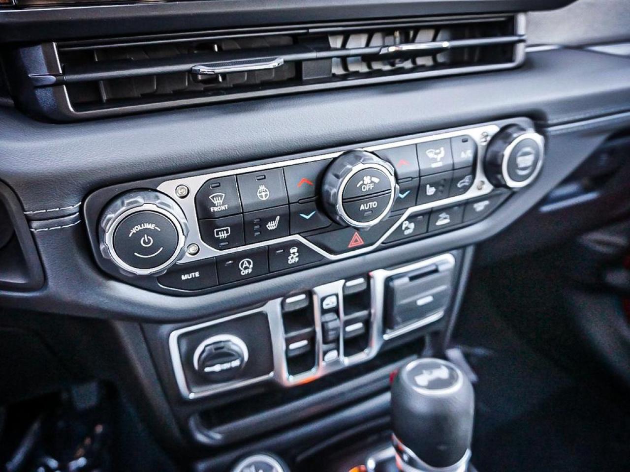 2025 Jeep Wrangler  Photo