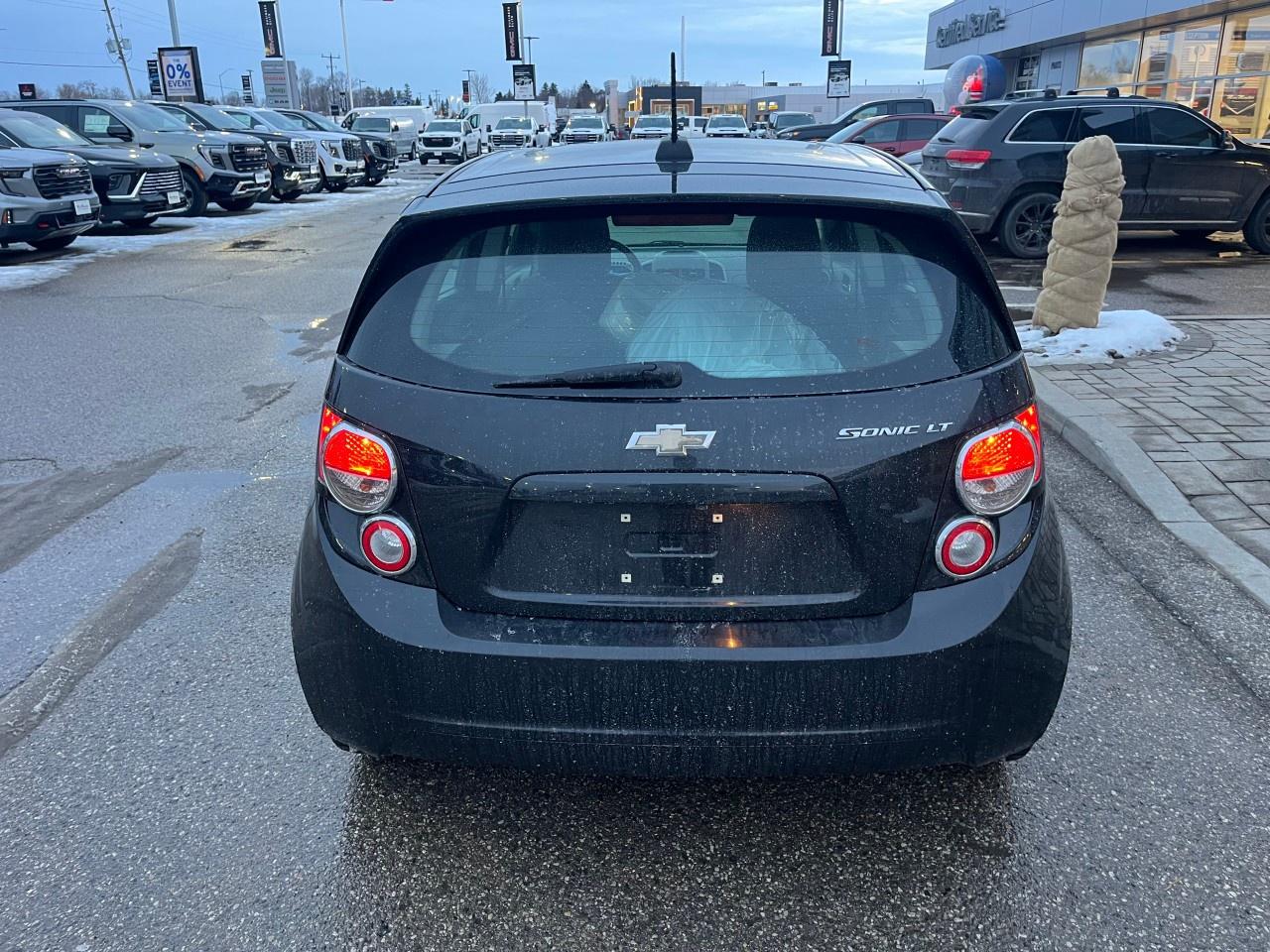 2015 Chevrolet Sonic 5dr HB LT Auto Photo4