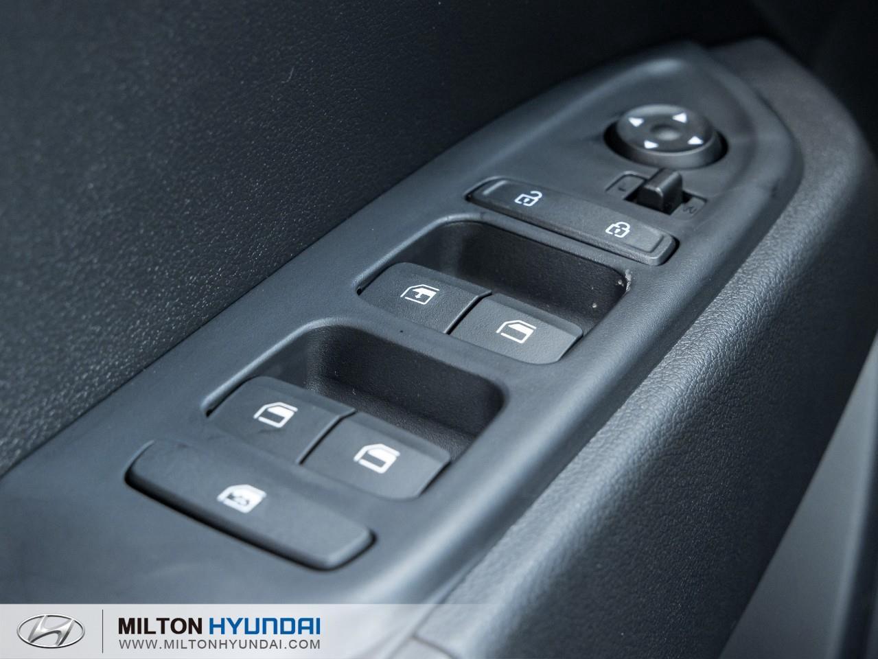 2026 Hyundai Venue Preferred w/Two-Tone 4dr Front-Wheel Drive Photo