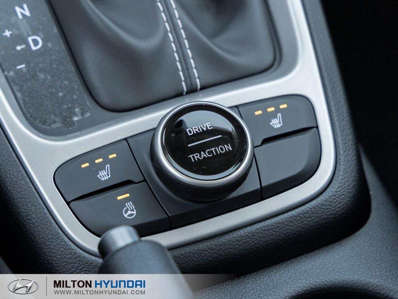 2026 Hyundai Venue Preferred w/Two-Tone 4dr Front-Wheel Drive Photo