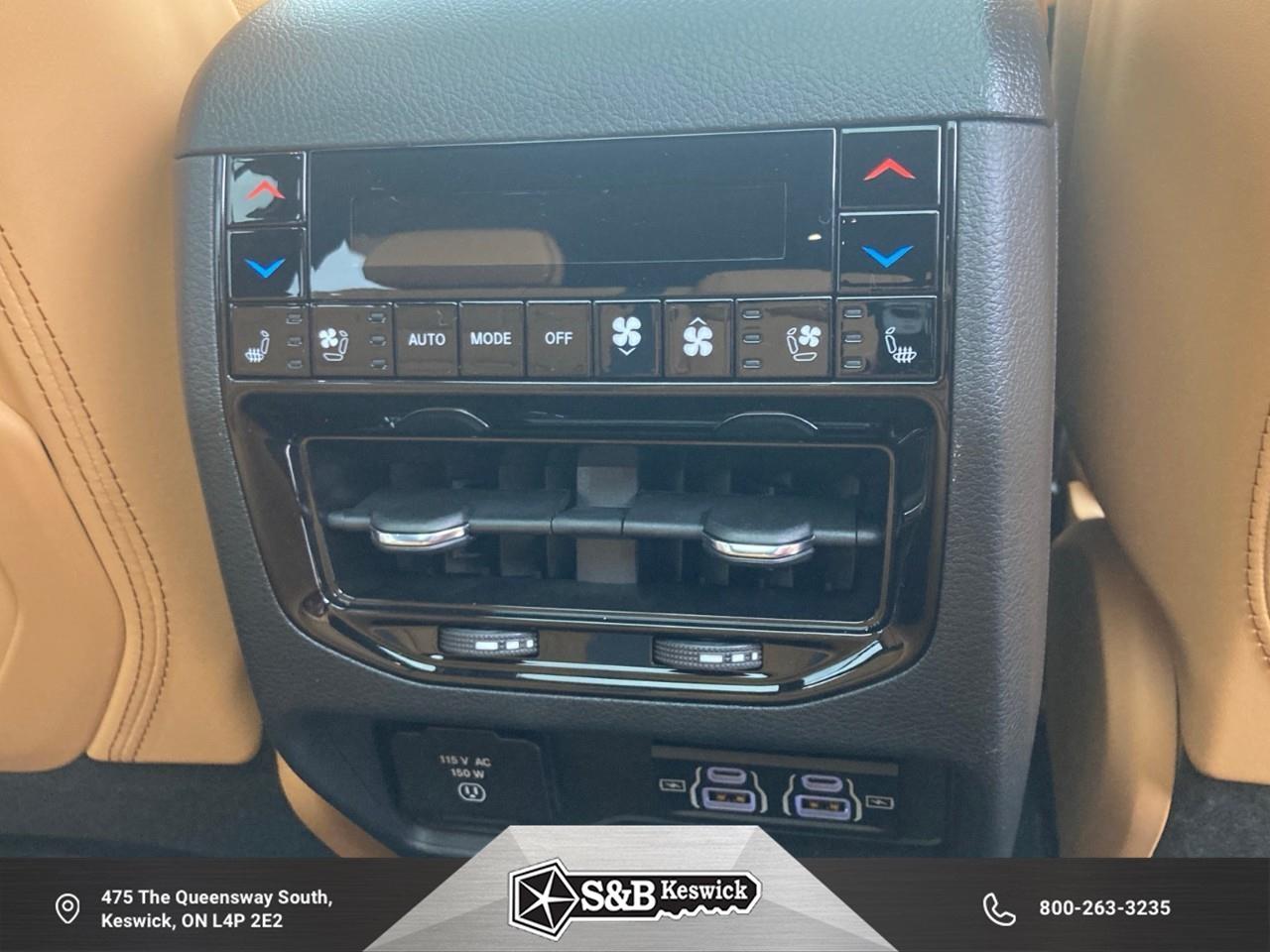 2025 Jeep Grand Cherokee Summit 4dr 4x4 Photo