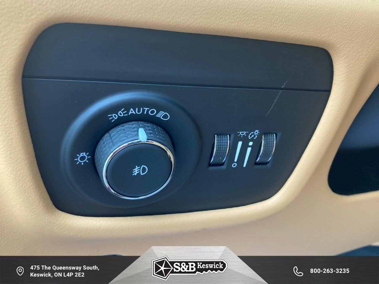 2025 Jeep Grand Cherokee Summit 4dr 4x4 Photo